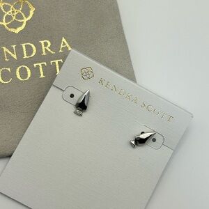 Kendra Scott Stacey Earrings Dainty Arrowhead Shape Post Studs Retired & Pouch